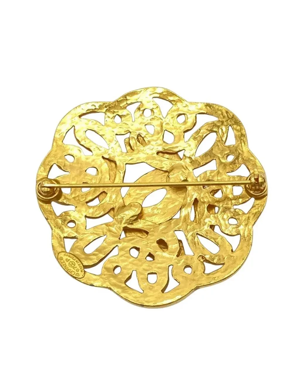 Chanel Cc Logo Round Brooch Gold-Tone #343183C66B